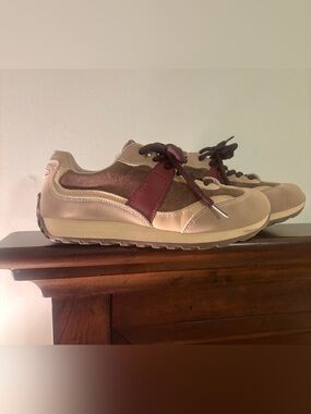 Women's Beige Sneakers with Burgundy Accent Lace-Up